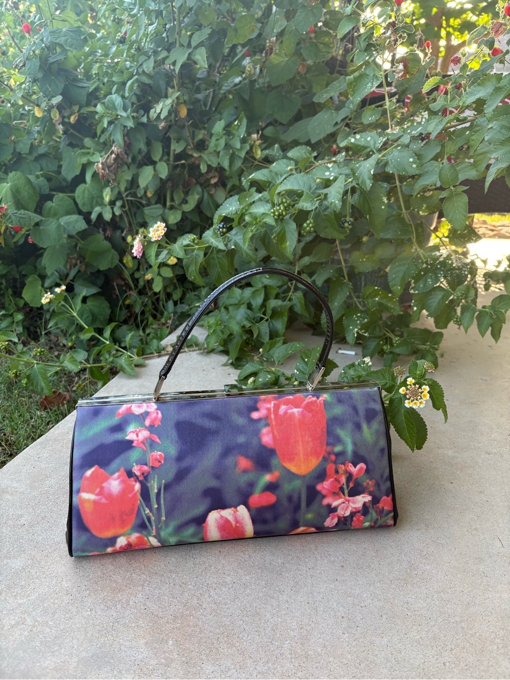 Vintage Jane August Floral Tulip Print Top-Handle Clutch in Multicolor